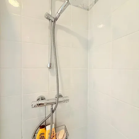 Lovely For 6 Guests With Water Views Baby Bed