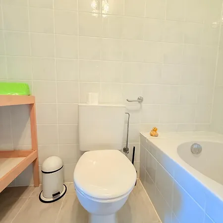 Lovely For 6 Guests With Water Views Baby Bed Apartment *