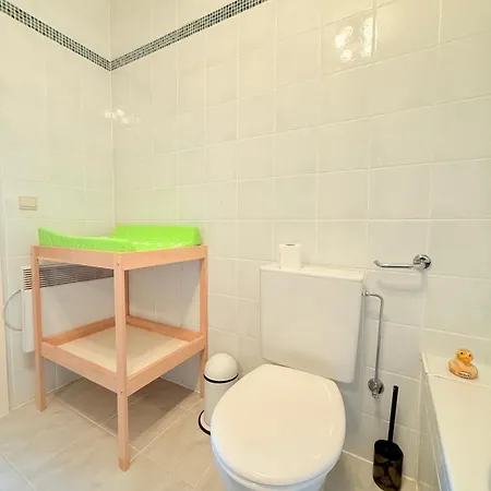Apartment Lovely For 6 Guests With Water Views Baby Bed