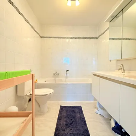 Apartment Lovely For 6 Guests With Water Views Baby Bed