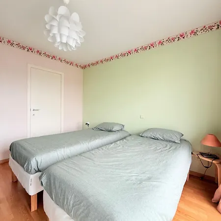 Lovely For 6 Guests With Water Views Baby Bed Apartment Knokke-Heist