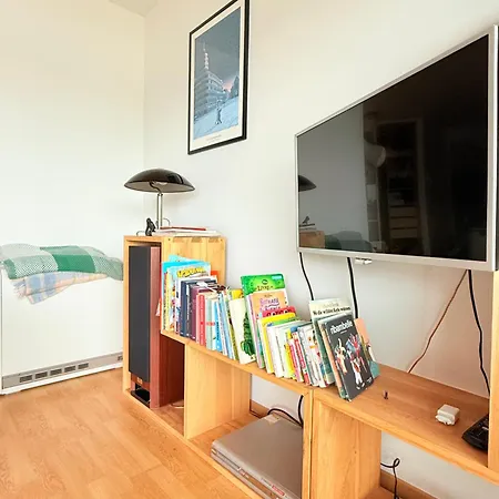 Lovely For 6 Guests With Water Views Baby Bed Apartment *