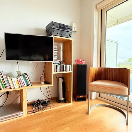 Apartment Lovely For 6 Guests With Water Views Baby Bed