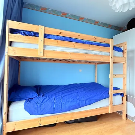 Lovely For 6 Guests With Water Views Baby Bed Knokke-Heist