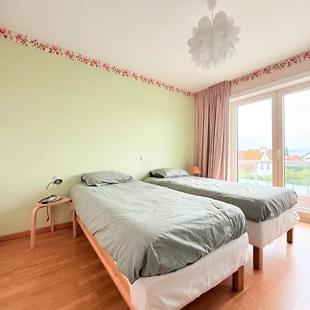 Lovely For 6 Guests With Water Views Baby Bed *