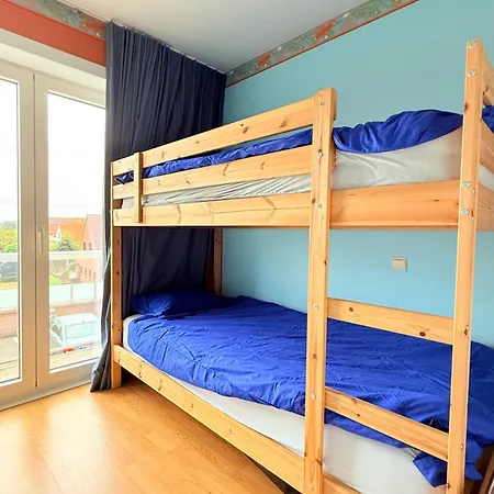 Apartment Lovely For 6 Guests With Water Views Baby Bed