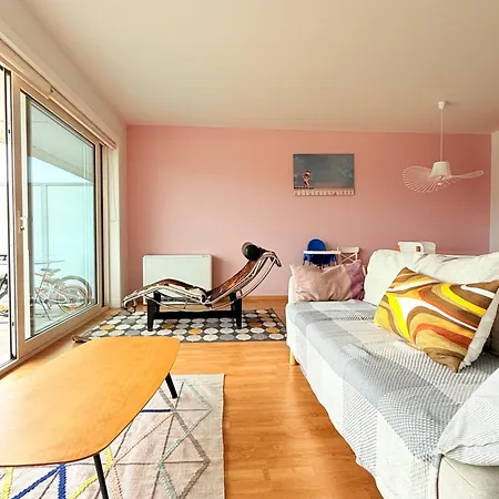 Lovely For 6 Guests With Water Views Baby Bed Apartment Knokke-Heist