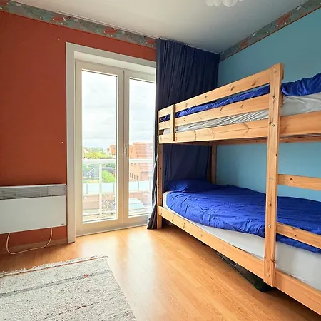 Lovely For 6 Guests With Water Views Baby Bed Apartment *